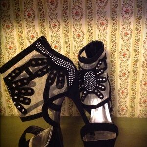 Elegant Black High Heels with Rhinestone Detailing